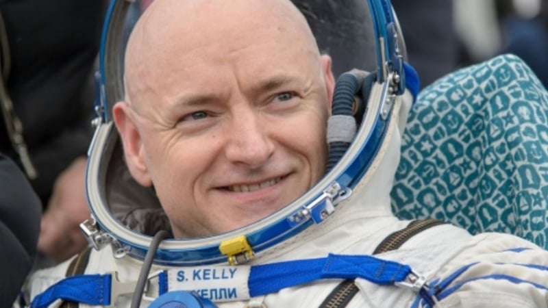 Астронавтът Скот Кели счупи рекорда по седене в космоса, но после с него се случват ужасни неща (СНИМКИ)