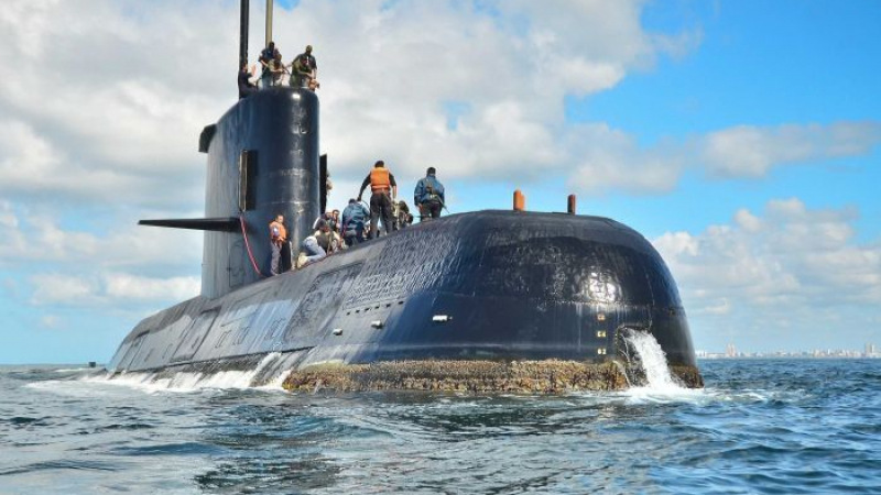 Министърът на отбраната на Аржентина е призован в съда заради изчезналата подводница