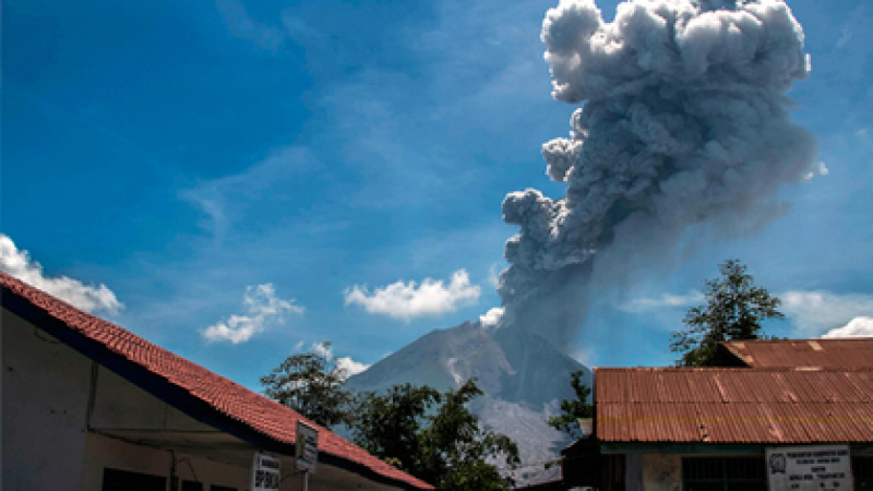 От кризисния щаб на Външно в Индонезия с последна информация за нашенците, станали заложници на вулкана Агунг
