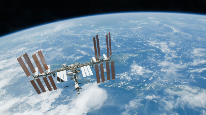Руски космонавт шокира света: Открил е следи от извънземни върху МКС