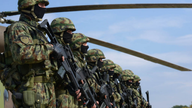 Сръбската армия е в бойна готовност, чака заповед и нахлува в Косово