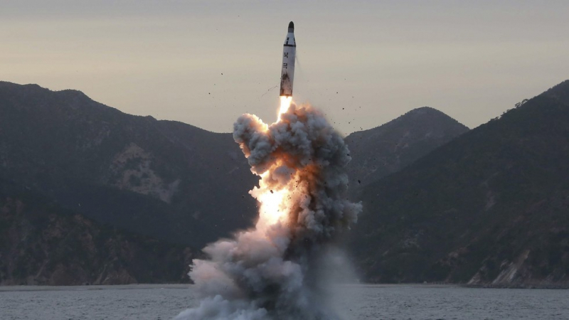 Северна Корея изстреля поредна ракета и започна да празнува