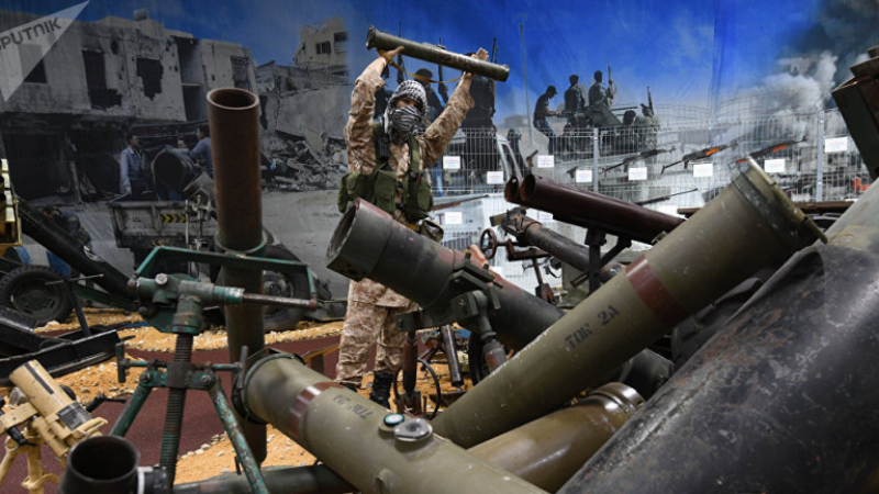 Военни показаха оръжия, иззети от терористите от "Ислямска държава" (ВИДЕО)