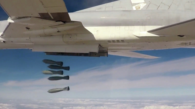 Русия нанесе мощен групов авиоудар по джихадистите край Дейр ез-Зор (ВИДЕО) 