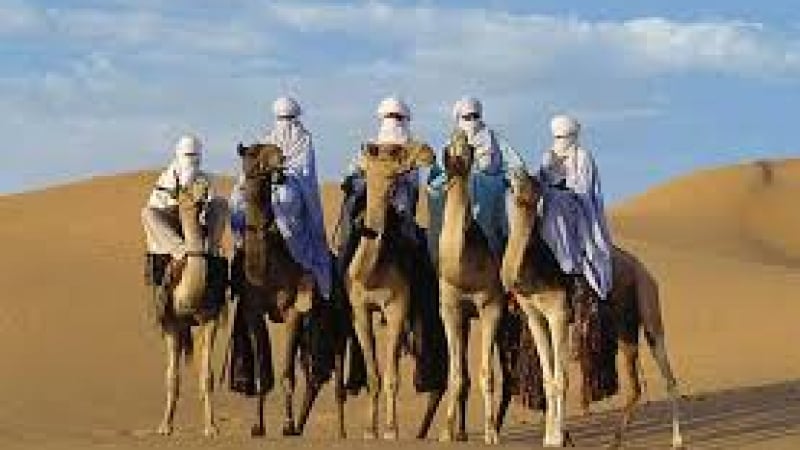 Тоталният матриархат на племето туареги - освободените сексуално жени и техните забулени мъже