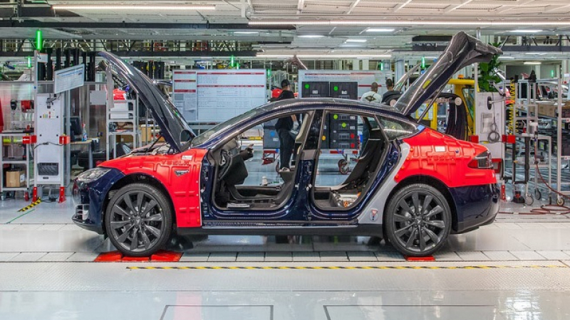 Tesla по-зле от Lada: Над 90% от автомобилите излизат с дефект от поточната линия