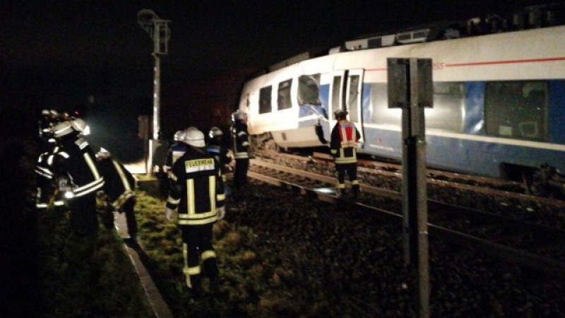 Извънредно! Тежка катастрофа между два влака в Германия, има много ранени! (СНИМКА)  
