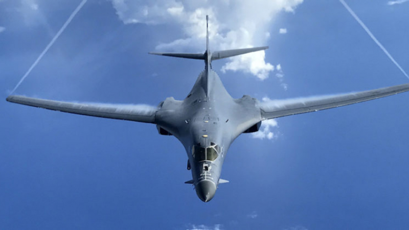 Бомбардировачи на САЩ B-1B Lancer и изтребители F-22 Raptor нанесоха удар до границата на Северна Корея 