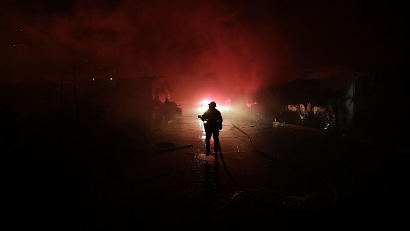 Над 200 000 души са евакуирани в Калифорния заради големите горски пожари