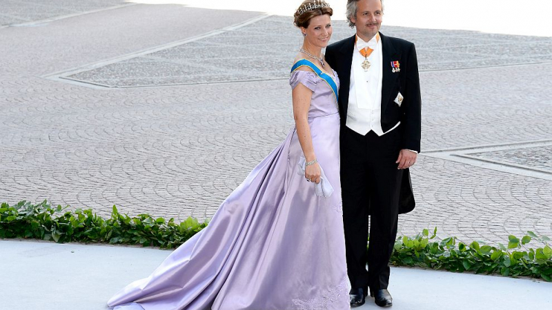 И бившият съпруг на норвежка принцеса се оплака от Кевин Спейси, опипвал го!