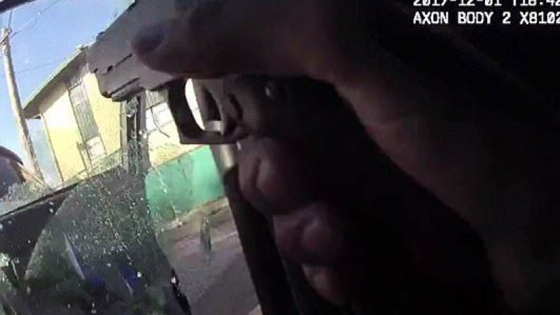 Полицай новобранец застреля невъоръжен джамбаз на четвъртия си работен ден (ВИДЕО 18+)