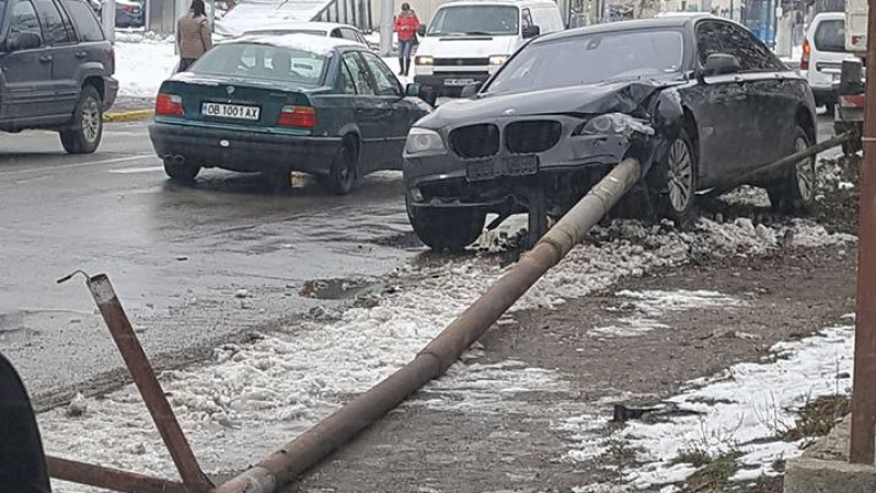 Това не се вижда всеки ден! Зрелищна катастрофа с БМВ в София (СНИМКА)