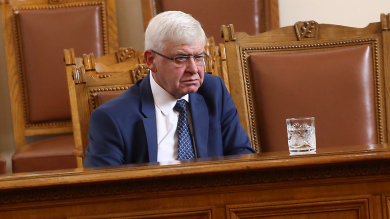 Министър Ананиев разпореди незабавна проверка в центъра по хемодиализа във Видин