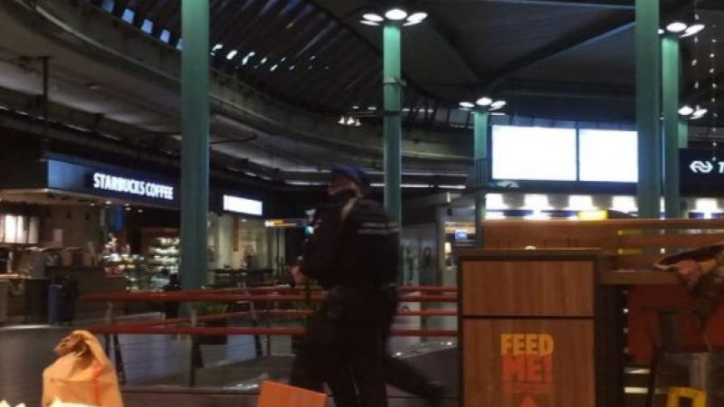 Първи СНИМКИ и ВИДЕО от извънредна ситуация на летище „Схипхол“ в Амстердам  