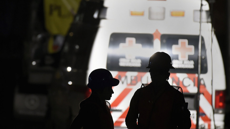 Товарен влак се сблъска с автобус в Мексико, има двама загинали