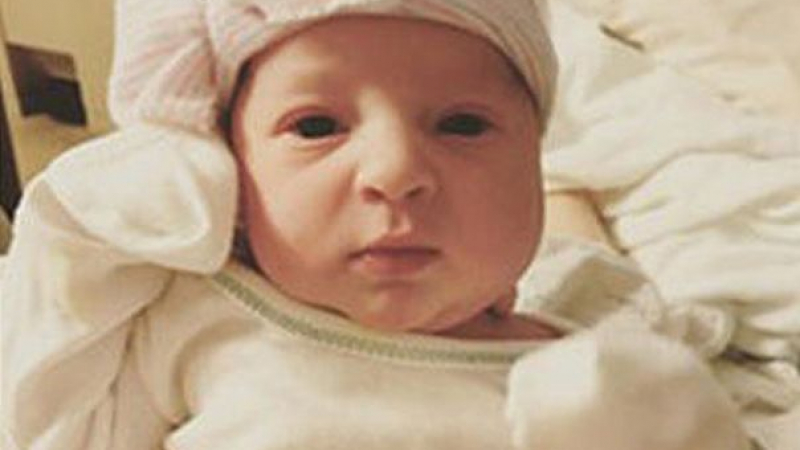 Медицинско чудо! Роди се здраво момиченце от ембрион, замразен преди 24 години