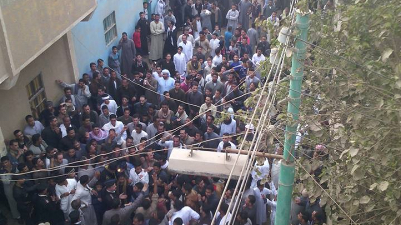 Започва ли джихадът?! Разярени тълпи громят и плячкосват християнски църкви, гаврят се с миряните в Египет (СНИМКИ)
