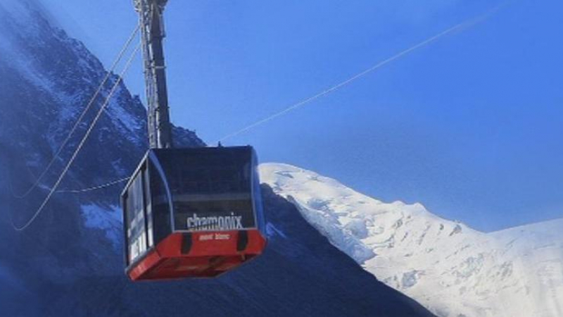 Кошмар край Шамрус! Стотици скиори останаха блокирани на лифт