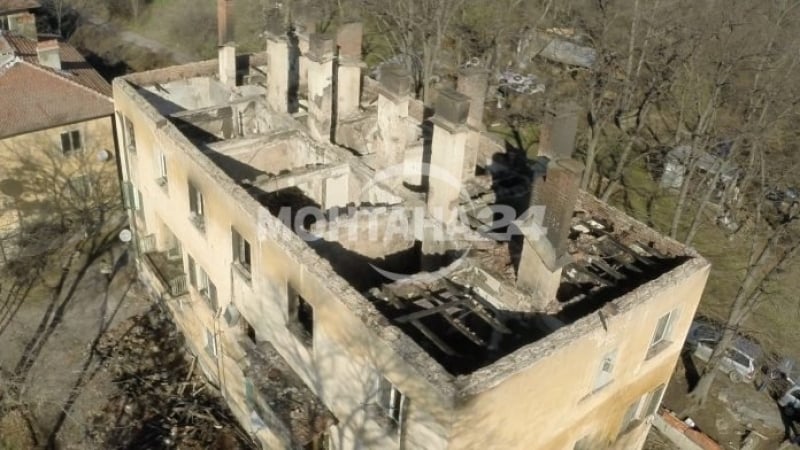 Страховити СНИМКИ показаха огнения ад в Бойчиновци, при който цял блок се изпепели