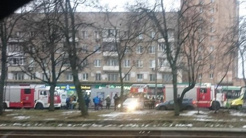 Извънредно от Москва! Нов ужас: Автобус се вряза в чакащите на спирка край метрото, има жертви (СНИМКИ/ВИДЕО)