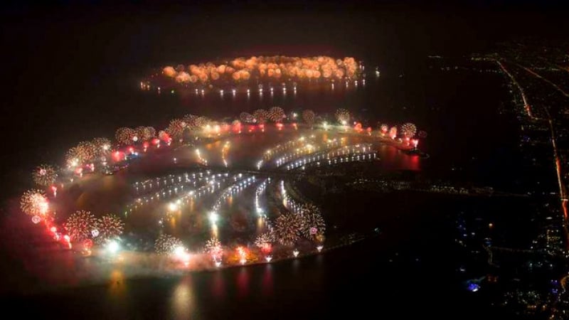 Вижте рекордното светлинно шоу в Дубай по случай настъпването на 2018-а година (ВИДЕО)