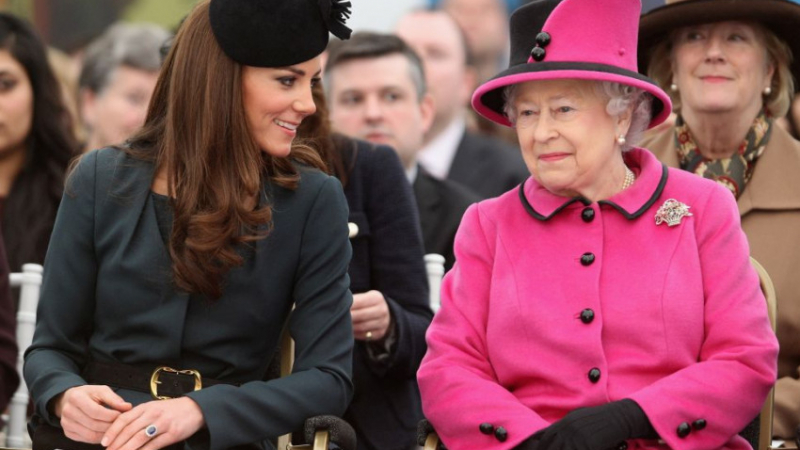 Кейт и кралица Елизабет стилни винаги! (СНИМКИ)