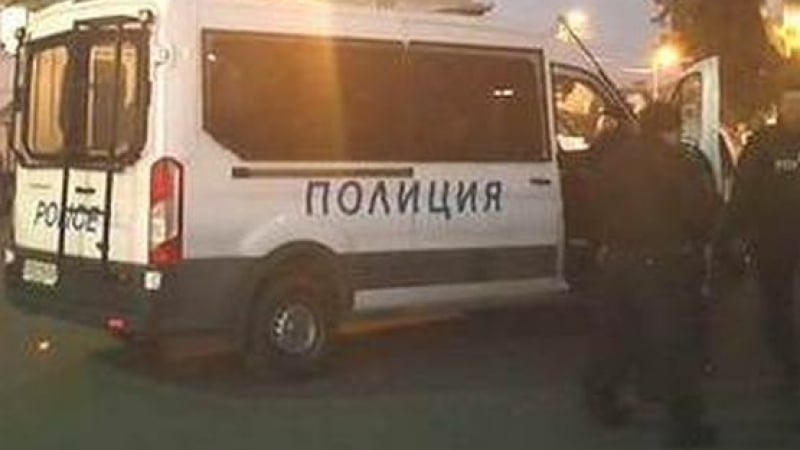 Арестуваха рома Митко за атаката навръх Коледа, крещял: Майки ви да е*а ченгета, ще правя каквото си искам!