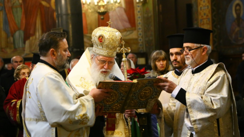 Патриарх Неофит благослови българите за Богородица