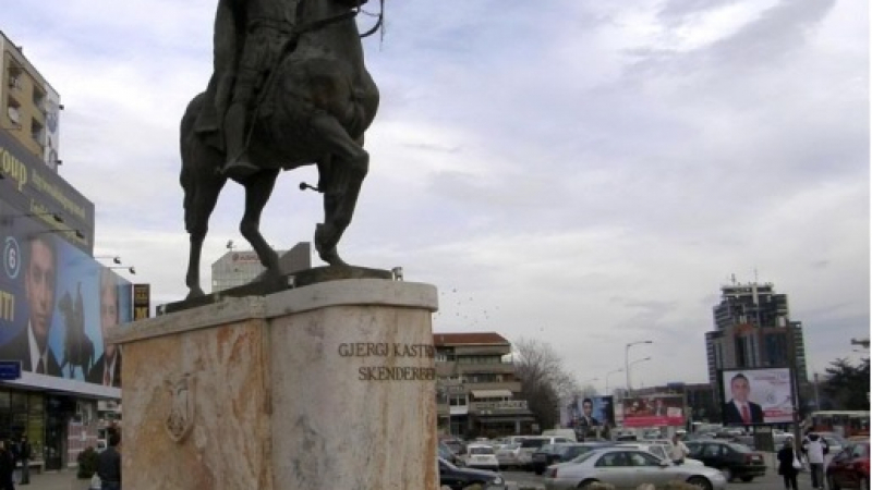 В Скопие спряха "Македонския Дисниленд", но ще правят площад Скендербег