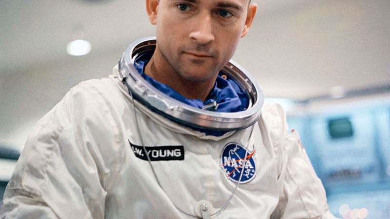 Почина астронавтът Джон Йънг, летял два пъти до Луната