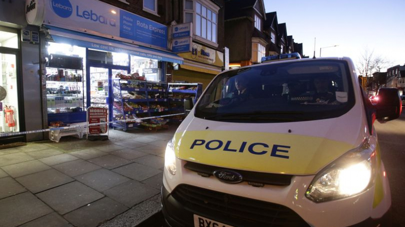 Тийнейджъри пребиха до смърт продавач на магазин в Лондон, ето защо