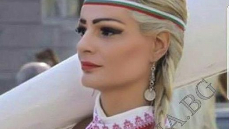 Красива митничарка предизвика фурор на кукерския фестивал в Благоевград (СНИМКИ)