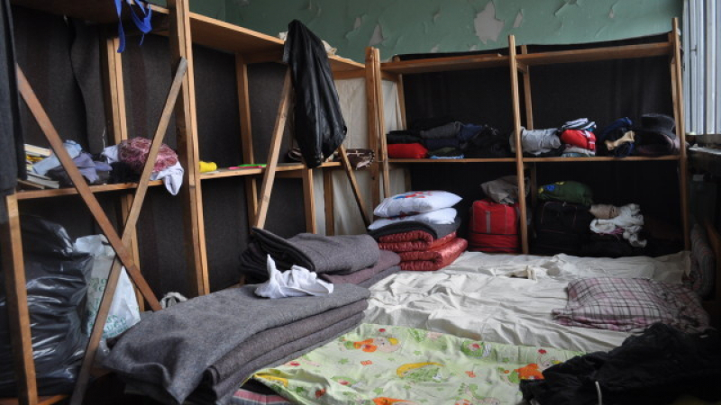 Почна се и в България! Непълнолетен мигрант насили 5-годишно момченце в лагера във "Враждебна"