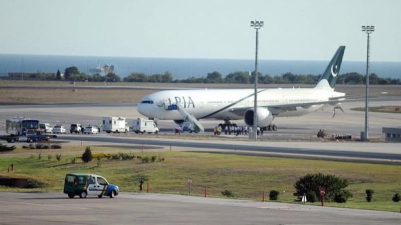 Самолет на "Пегасус еърлайнс" излезе от пистата при кацане на летище в Турция