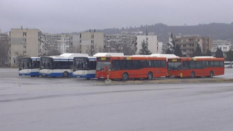 Варненски шофьор на автобус свали пътниците от рейса и ги остави да се мъчат в студа