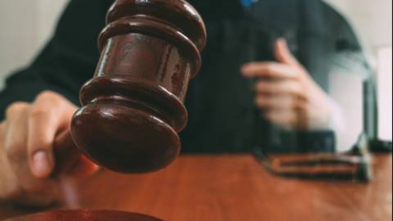 Прокуратурата обвини съдия и адвокат в опит за лично укривателство 