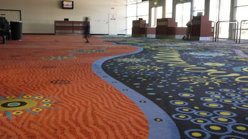 Ето защо много от терминалите на летищата имат килими