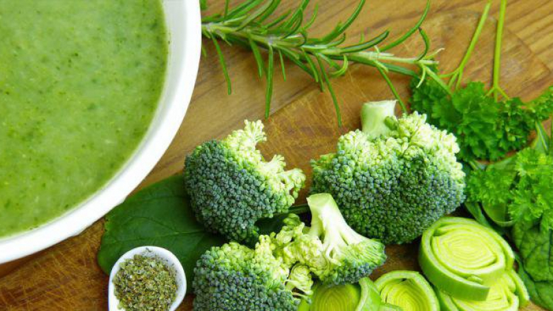 Учени създадоха суперполезен зелен йогурт, който помага при рак на дебелото черво