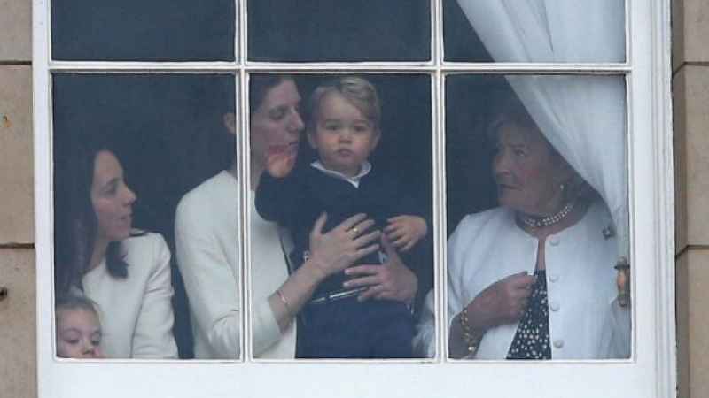 Жената, която прекарва повече време с принц Джордж и принцеса Шарлот, отколкото родителите им (СНИМКИ)