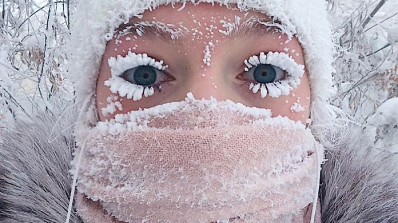 Ето как живеят хората в най-студеното село в света, където мразовете счупиха термометъра (СНИМКИ/ВИДЕО)