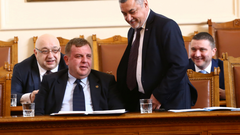 Валери Симеонов призна: В парламентарната ни група отдавна зрее напрежение
