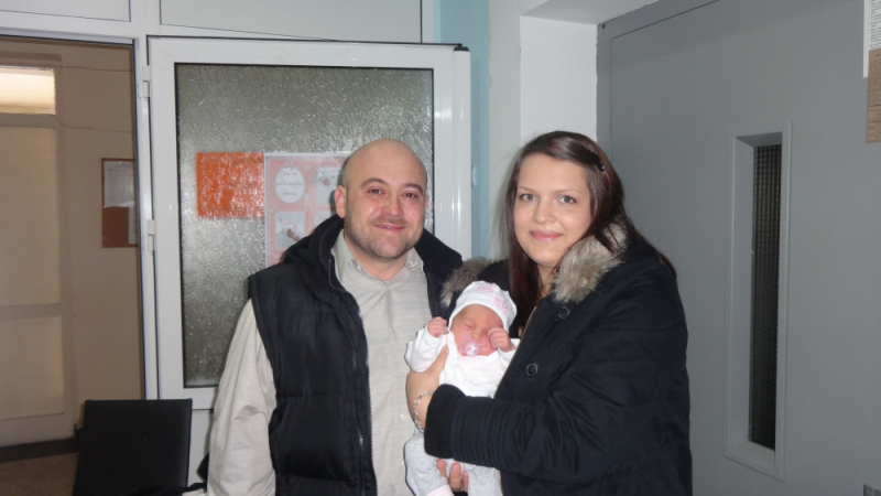 Малка красавица  е първото родено бебе за 2018 година в община Карлово