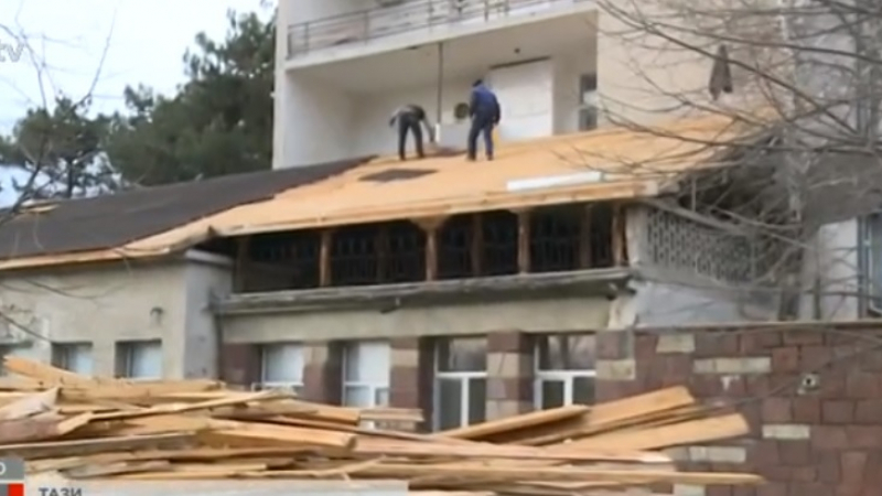 СНИМКИ показаха какво се случва в Карлово след катастрофалния петък