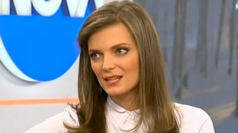 Новото лице на Нова телевизия Нора Шопова разкри: Повечето хора, с които работим, са хомосексуалисти!