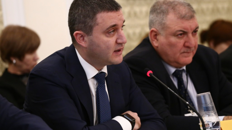 Горанов отсече: Дамгосването на Агенцията по вписвания, заради проблема с Търговския регистър, е неудачно 