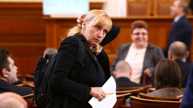 Йончева показа важни ДОКУМЕНТИ от делото срещу премиера Борисов