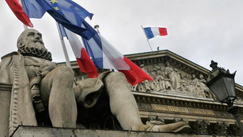 Франция прие правилник за облеклото и поведението на депутатите  