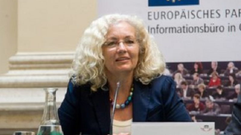 Тази евродепутатка била виждала Пирин само на снимка, но лобира срещу зимния туризъм в България