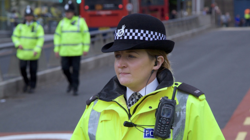 Менопауза: Британските власти отделиха на жените полицаи „стаи за плач“ и им разрешиха да се събличат