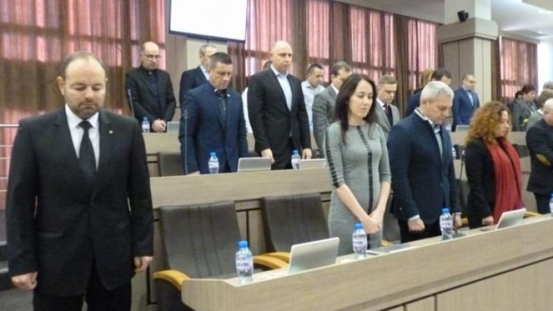След трагедията: Общинският съвет на Бургас почете с минута мълчание известният невролог д-р Галин Белев